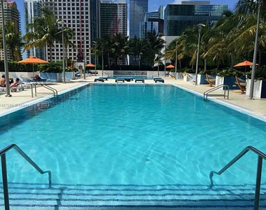 950 Brickell Bay Dr - Photo Thumbnail 34