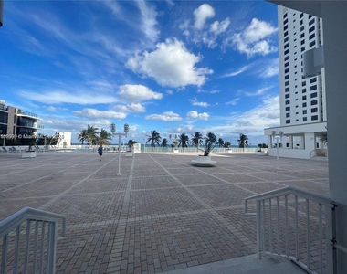 2101 S Ocean Dr - Photo Thumbnail 29