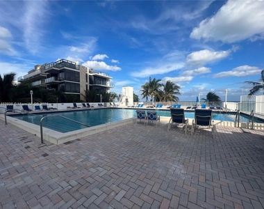 2101 S Ocean Dr - Photo Thumbnail 28