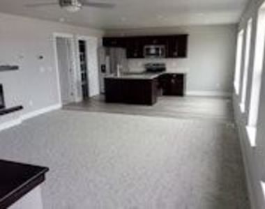 707 Ne Pearl Drive - Photo Thumbnail 8