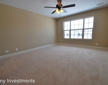 1538 Lakeridge Court - Photo Thumbnail 4