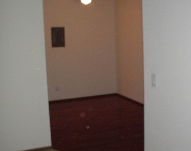 4814 Dale St - Photo Thumbnail 9