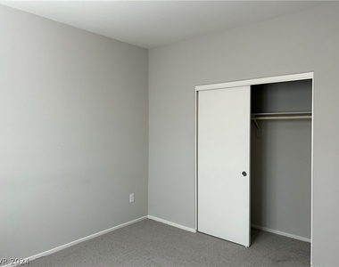 4042 White Opal Street - Photo Thumbnail 23