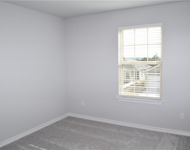 321 Ancellotta Way - Photo Thumbnail 24