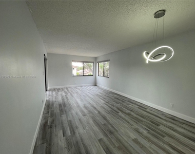 151 Lakeview Dr - Photo Thumbnail 2