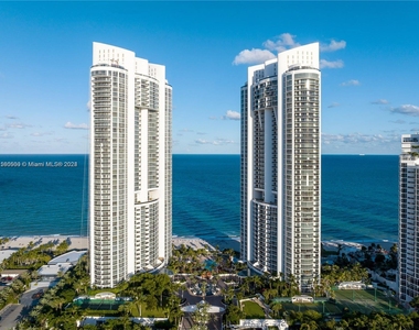 18201 Collins Ave - Photo Thumbnail 4