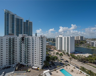 2751 S Ocean Dr - Photo Thumbnail 47