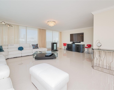 2751 S Ocean Dr - Photo Thumbnail 5