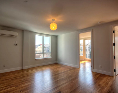 852 Metropolitan Avenue - Photo Thumbnail 2