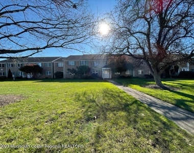 94 Stonehurst Boulevard - Photo Thumbnail 16