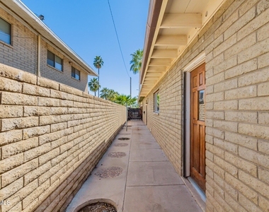 3650 E Glenrosa Avenue - Photo Thumbnail 25