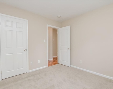 578 Peregrine Street - Photo Thumbnail 19