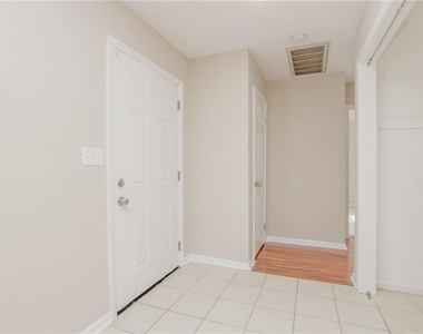 578 Peregrine Street - Photo Thumbnail 2