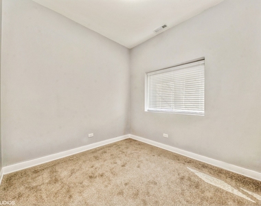 6344 S Langley Avenue - Photo Thumbnail 5