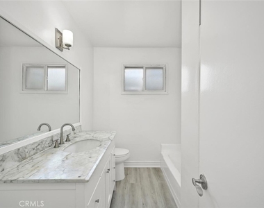 11670 W Sunset Boulevard - Photo Thumbnail 15