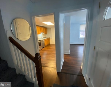 1037 Lancaster Ave - Photo Thumbnail 14