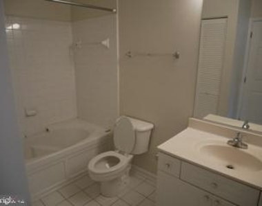 2710 Bellforest Ct - Photo Thumbnail 2