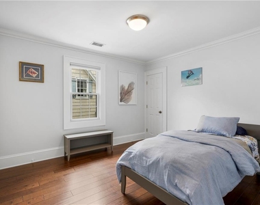 225 Larchmont Avenue - Photo Thumbnail 28