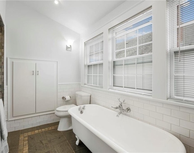 225 Larchmont Avenue - Photo Thumbnail 21