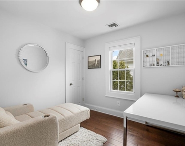 225 Larchmont Avenue - Photo Thumbnail 25