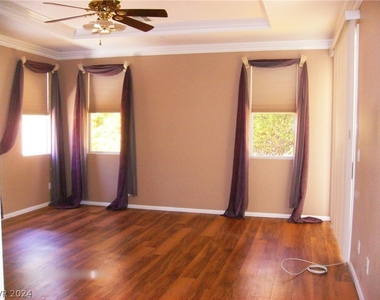 10710 Del Rudini Street - Photo Thumbnail 10