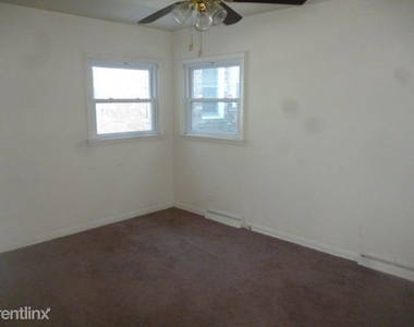 411 Custer Avenue 2 - Photo Thumbnail 3