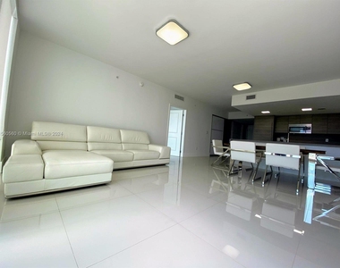 400 Sunny Isles Blvd - Photo Thumbnail 5