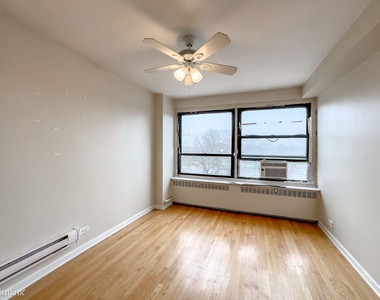 4180 N. Marine Drive, Unit A705 - Photo Thumbnail 10