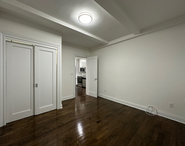 156 East 37th Street - Photo Thumbnail 6