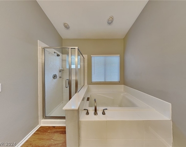 8283 Aurora Peak Avenue - Photo Thumbnail 9