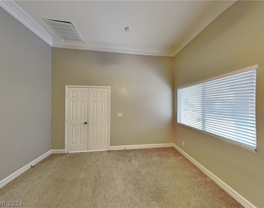 8283 Aurora Peak Avenue - Photo Thumbnail 6