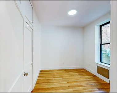 443 West 51st Street - Photo Thumbnail 6