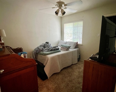 8309 Alvin High Ln - Photo Thumbnail 8