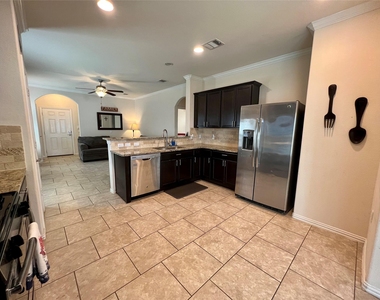 10233 Crescendo Ln - Photo Thumbnail 6