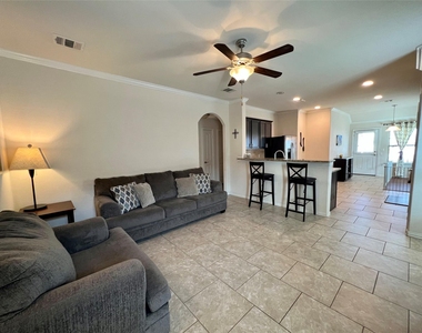 10233 Crescendo Ln - Photo Thumbnail 17