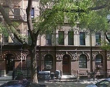 323a East 89 Street - Photo Thumbnail 6