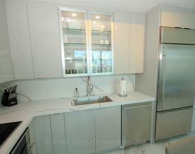 950 Brickell Bay Dr - Photo Thumbnail 20