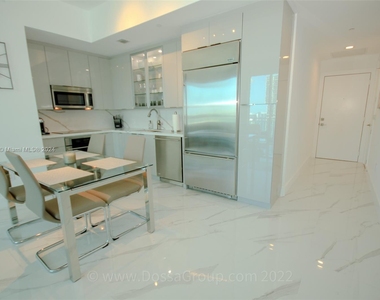 950 Brickell Bay Dr - Photo Thumbnail 7