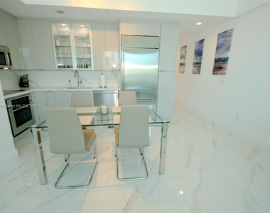 950 Brickell Bay Dr - Photo Thumbnail 6