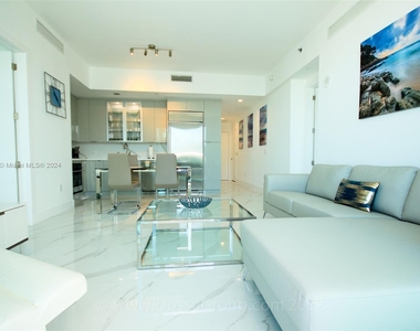 950 Brickell Bay Dr - Photo Thumbnail 2