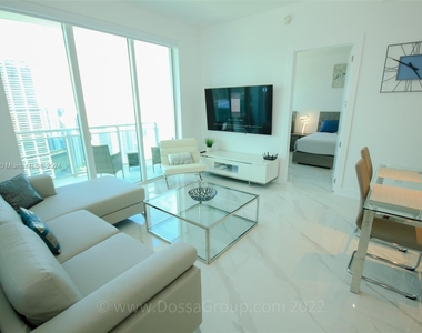 950 Brickell Bay Dr - Photo Thumbnail 8