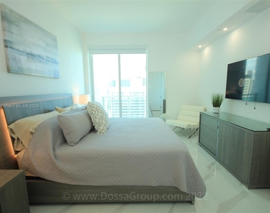 950 Brickell Bay Dr - Photo Thumbnail 31