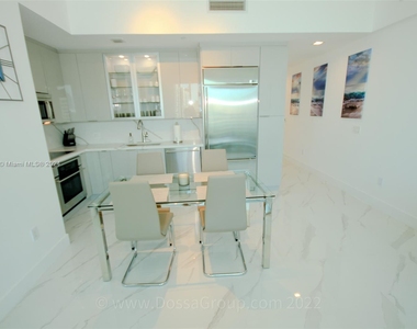 950 Brickell Bay Dr - Photo Thumbnail 5