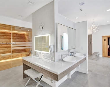 4779 Collins Ave - Photo Thumbnail 19