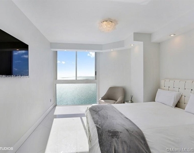 4779 Collins Ave - Photo Thumbnail 10