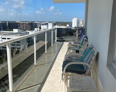 3725 S Ocean Dr - Photo Thumbnail 2