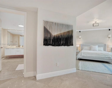 3101 S Ocean Dr - Photo Thumbnail 8