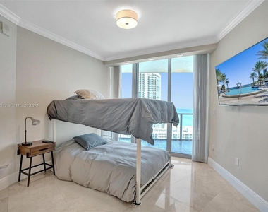 3101 S Ocean Dr - Photo Thumbnail 16