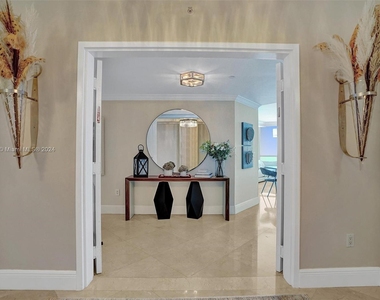 3101 S Ocean Dr - Photo Thumbnail 21