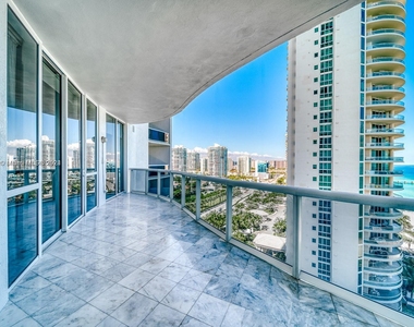 16001 Collins Ave - Photo Thumbnail 0